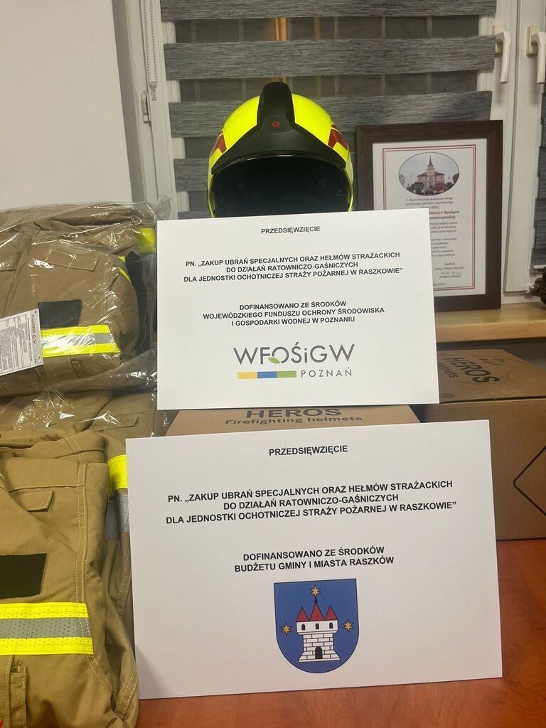 Nowe ubrania i hełmy dla OSP Raszków