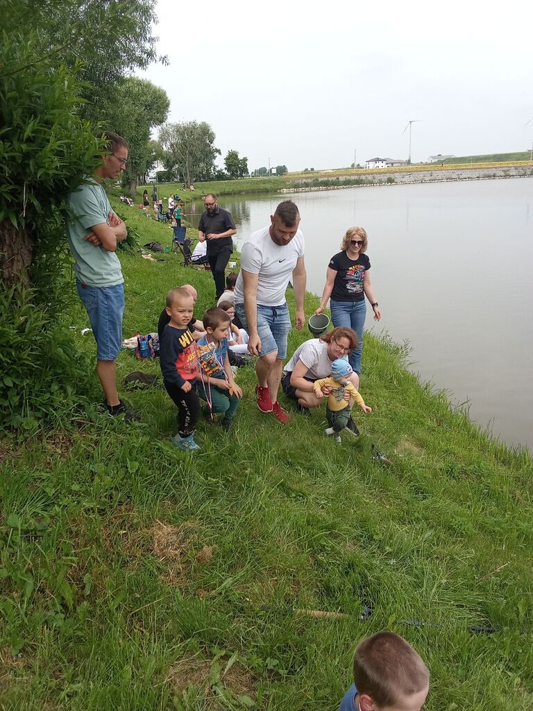  Zawody wędkarskie z okazji Dnia Dziecka