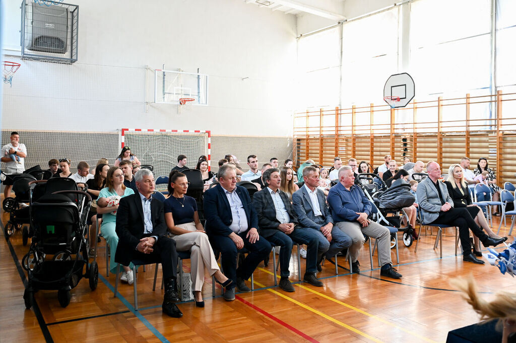 Wręczono Raszkowskie Wyprawki Niemowlaka