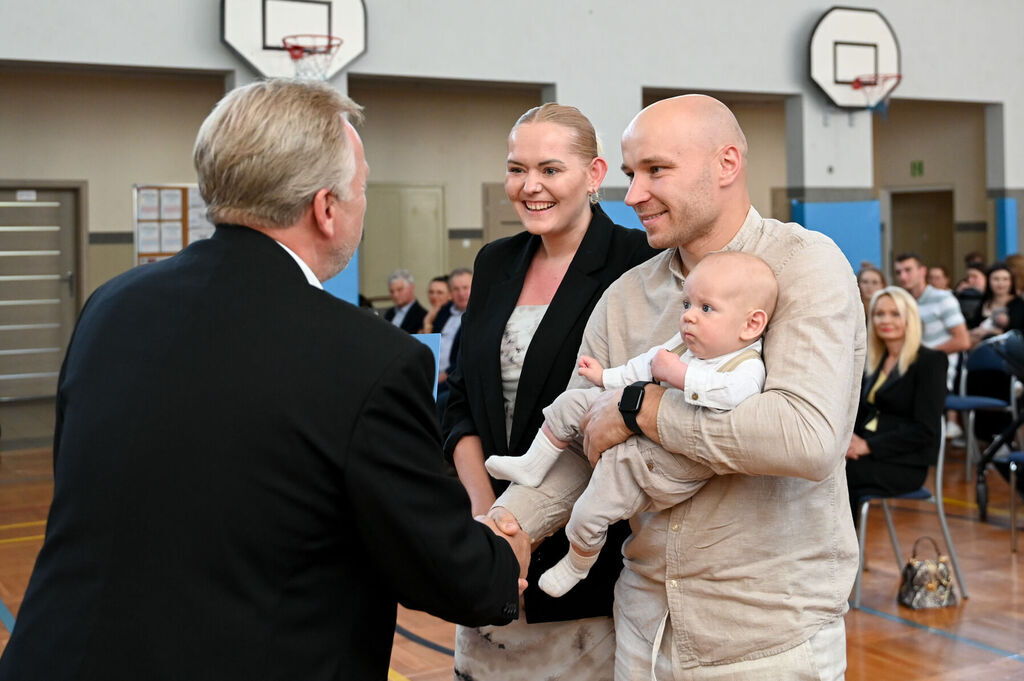 Wręczono Raszkowskie Wyprawki Niemowlaka