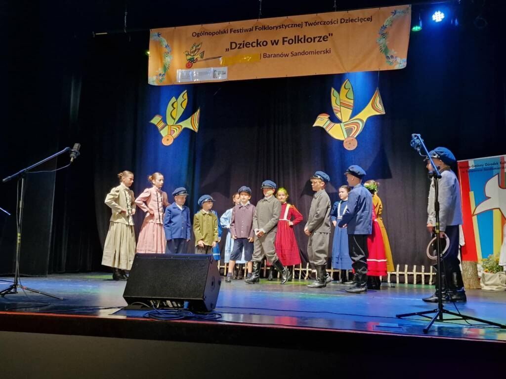 Potrójny sukces Zespołu „Swojacy” na festiwalu „Dziecko w Folklorze”