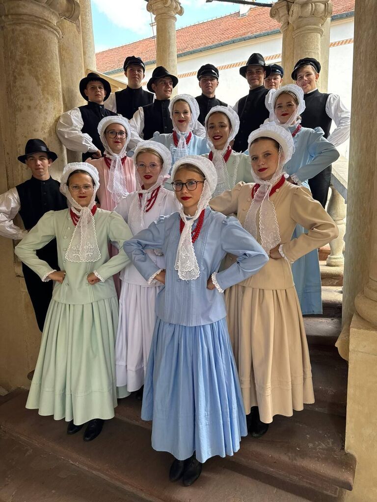 Potrójny sukces Zespołu „Swojacy” na festiwalu „Dziecko w Folklorze”