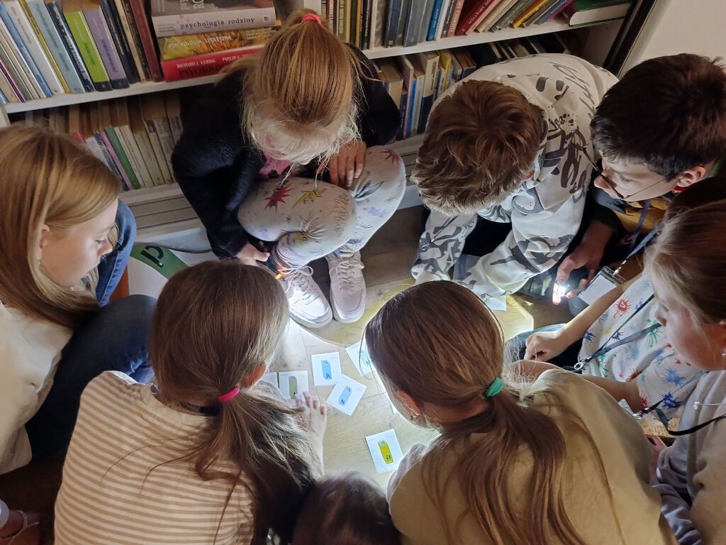 Noc w bibliotece