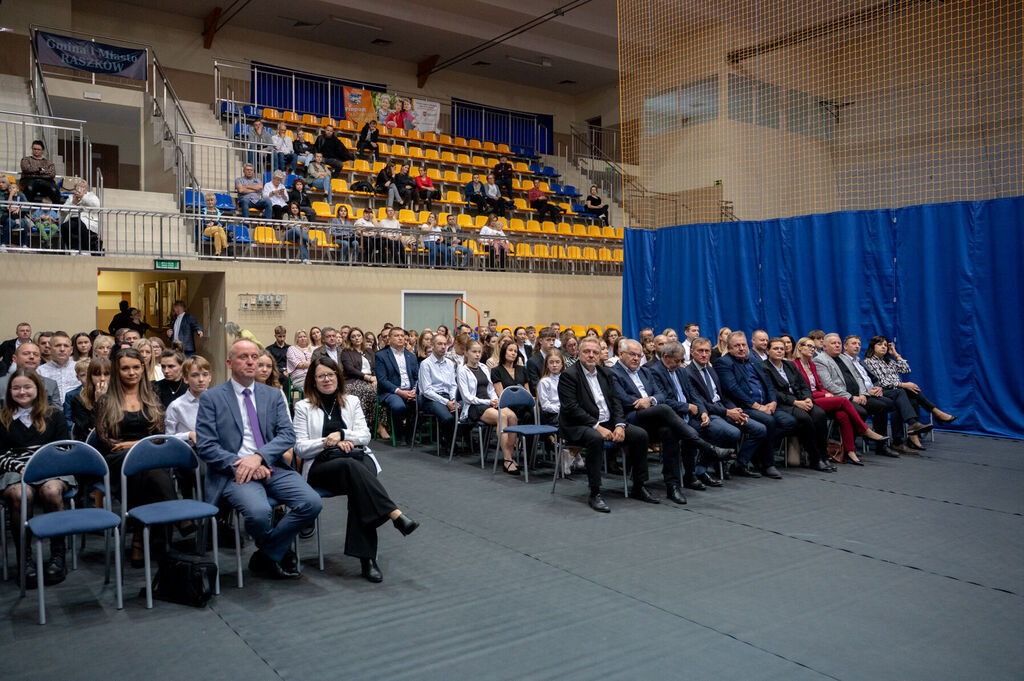 Uroczyste wręczenie Stypendiów Burmistrza Gminy i Miasta Raszków