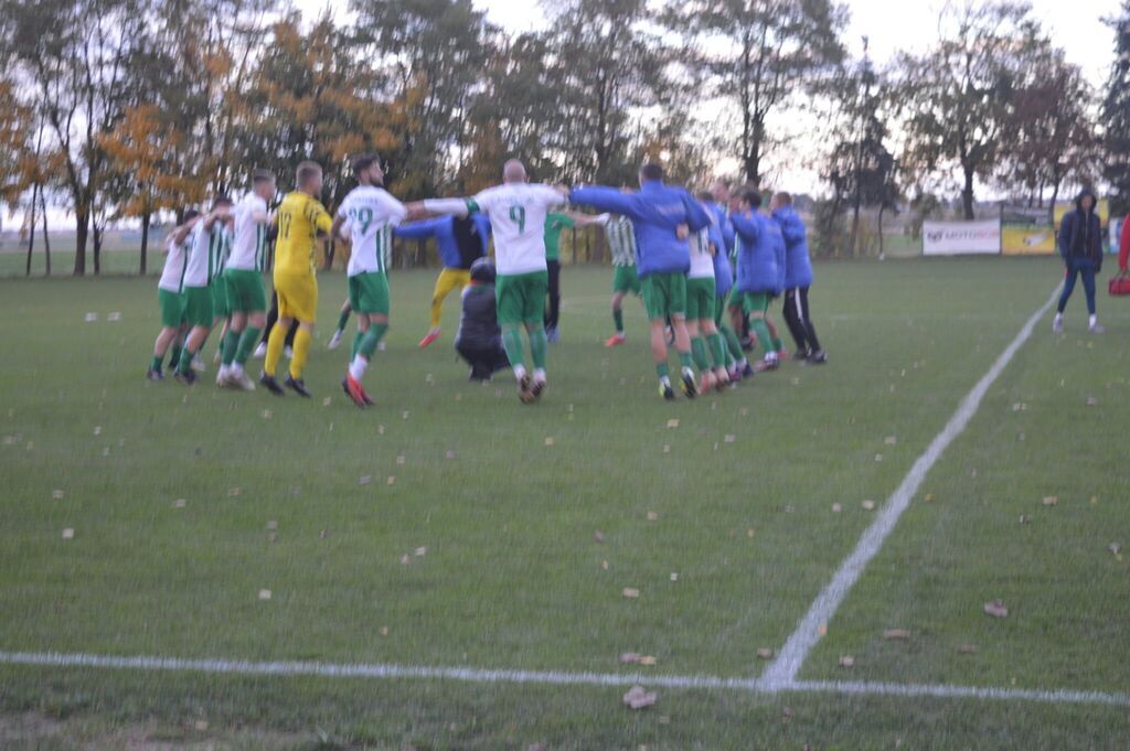 X kolejka o mistrzostwo „B” klasy sezonu piłkarskiego 2025/2026