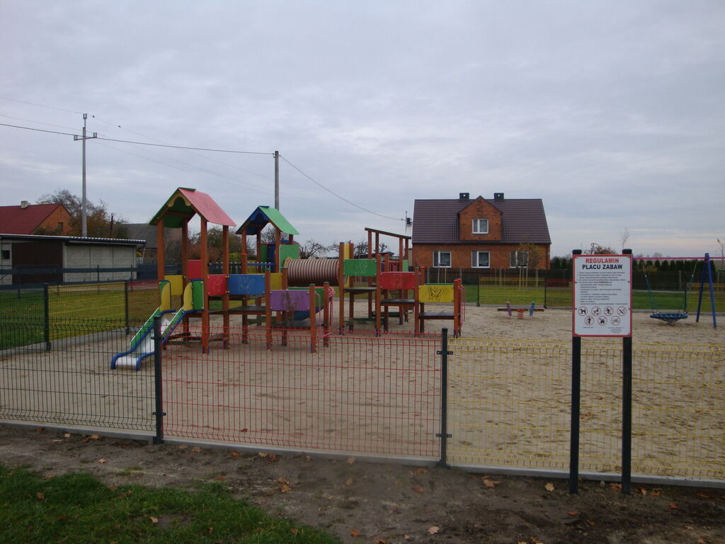 Plac zabaw w Bugaju