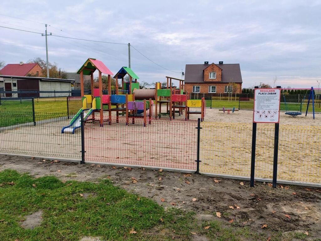 Plac zabaw w Bugaju