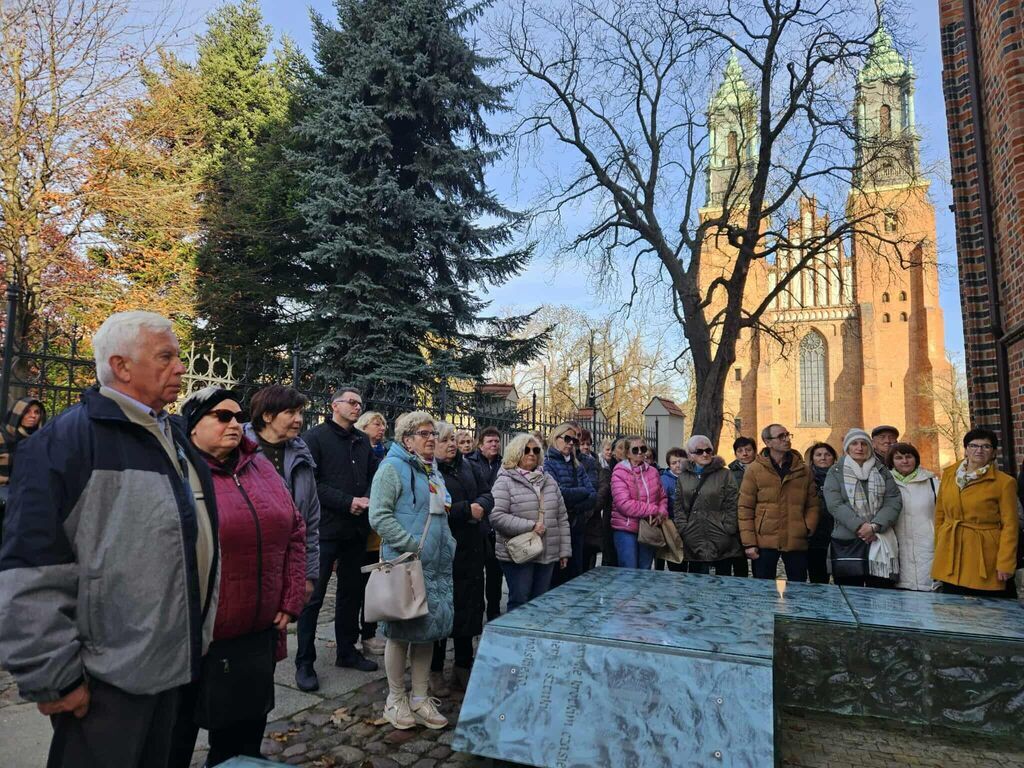 Seniorzy z Moszczanki i Skrzebowej w Poznaniu – finał projektu „Okno na Południową Wielkopolskę”