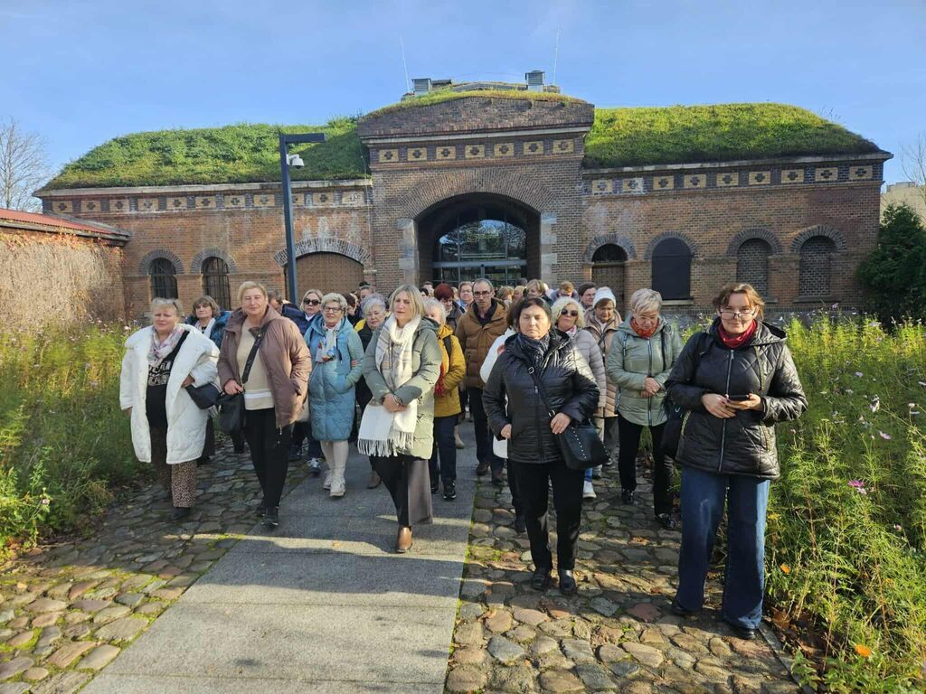 Seniorzy z Moszczanki i Skrzebowej w Poznaniu – finał projektu „Okno na Południową Wielkopolskę”