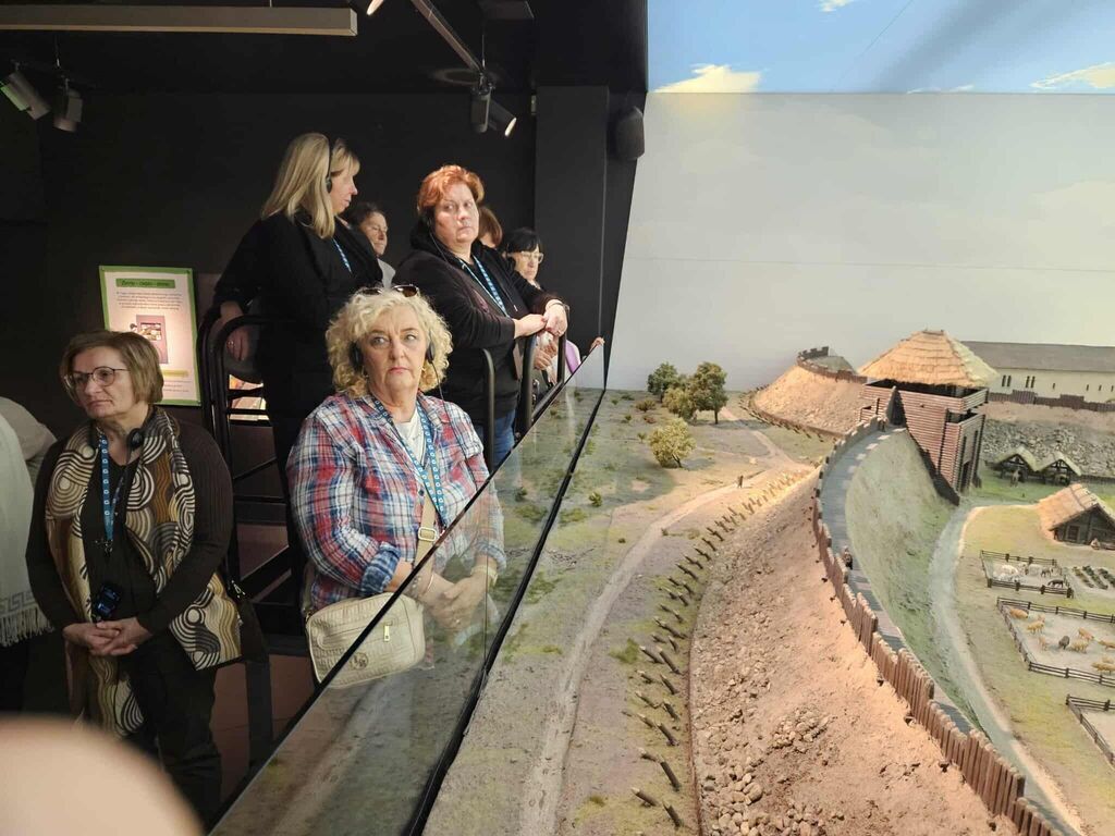 Seniorzy z Moszczanki i Skrzebowej w Poznaniu – finał projektu „Okno na Południową Wielkopolskę”