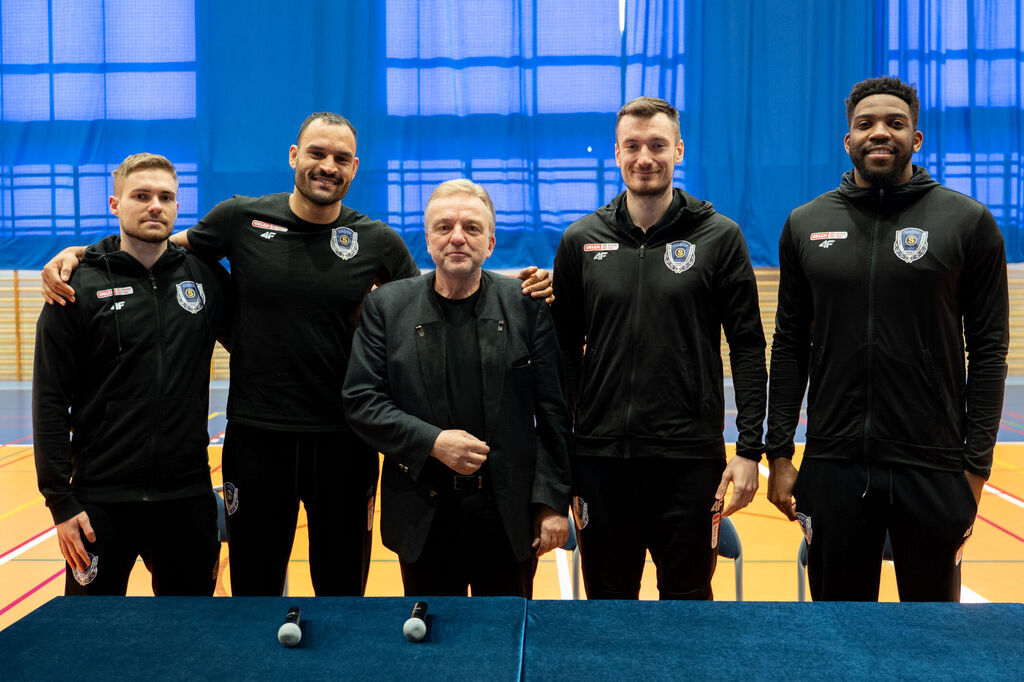 Koszykarze Tasomix Rosiek Stal Ostrów Wielkopolski z wizytą w Raszkowie