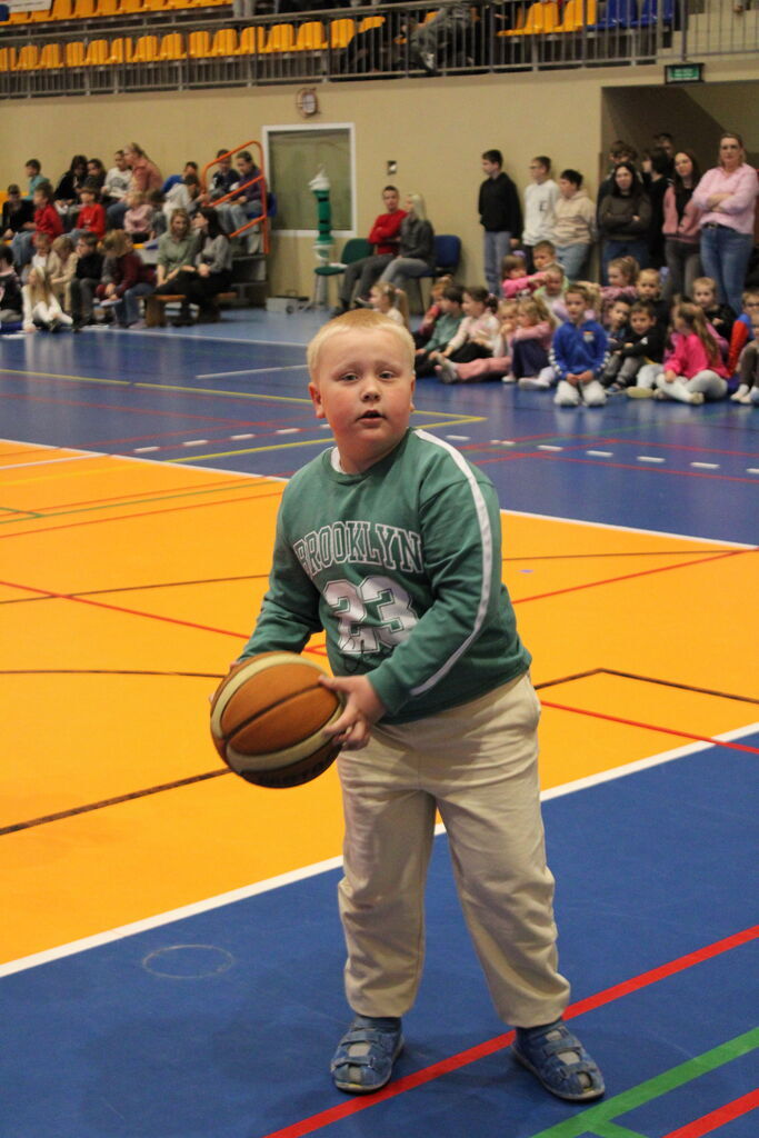 Koszykarze Tasomix Rosiek Stal Ostrów Wielkopolski z wizytą w Raszkowie