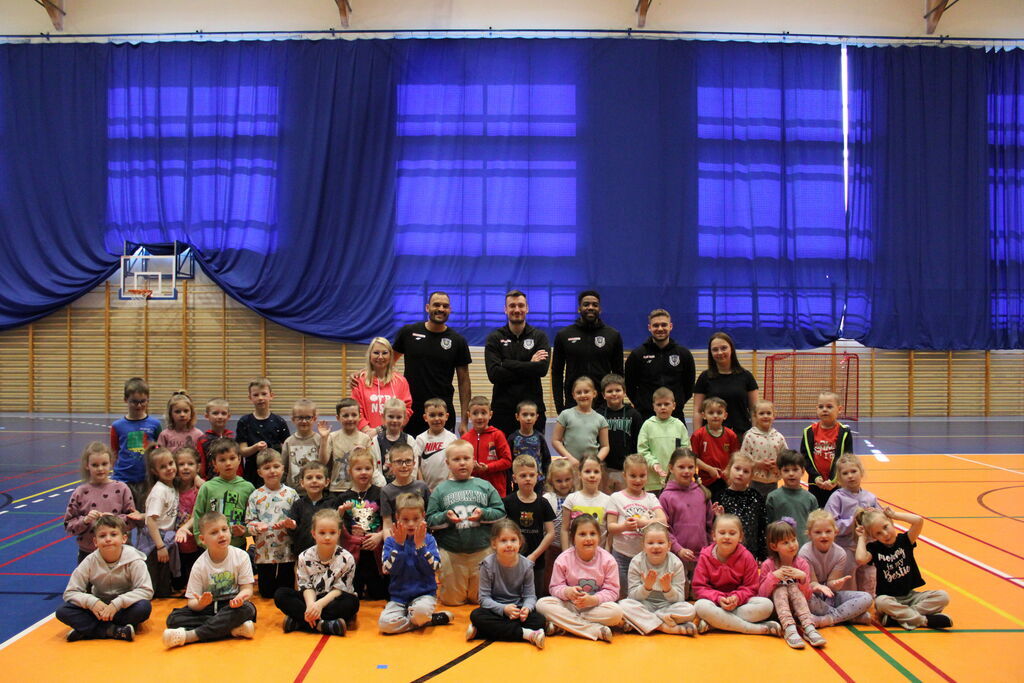 Koszykarze Tasomix Rosiek Stal Ostrów Wielkopolski z wizytą w Raszkowie