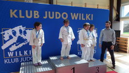 Dzieci z Tatami z medalami 