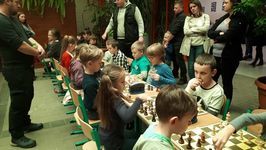 Młodzi szachiści z nowymi kategoriami szachowymi