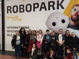 Uczniowie PSP im. Jana Pawła II w Kostrzy odwiedzili ROBOPARK we Wrocławiu