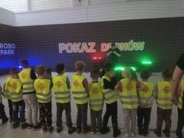 Uczniowie PSP im. Jana Pawła II w Kostrzy odwiedzili ROBOPARK we Wrocławiu
