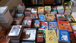 Prawie 1000 książek dla biblioteki szkolnej w Jaroszowie