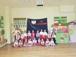 Przedszkolaki z Jaroszowa uczciły Święto Odzyskania Niepodległości