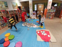 Przedszkolaki odwiedziły miejską bibliotekę