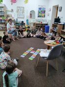 „Czytanie na dywanie” w Przedszkolu nr 4
