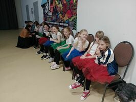 Uczniowie z Jaroszowa z wizytą w „Klubie Seniora”
