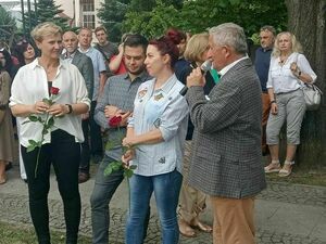 Aleja Rzeźb wzbogaciła się o siedem nowych monumentów. Rzeźbili w granicie