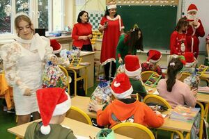 Orszak św. Mikołaja w jaroszowskiej szkole