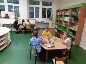 „Noc Bibliotek i Kodowania” w jaroszowskiej szkole