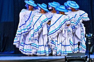 Piątkowy koncert festiwalowy „Folklor łączy ludzi”