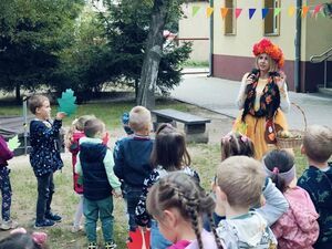 POWITANIE JESIENI W PUBLICZNYM PRZEDSZKOLU NR 4 IM. PSZCZÓŁKI MAI W STRZEGOMIU