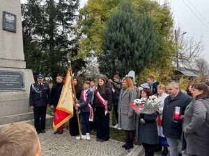 Dnia 8 listopada br., w Publicznej Szkole Podstawowej im. Adama Mickiewicza odbyły się uroczystości związane z Narodowym Świętem Niepodległości.