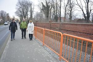 Budowa ważnego chodnika w Rogoźnicy zakończona