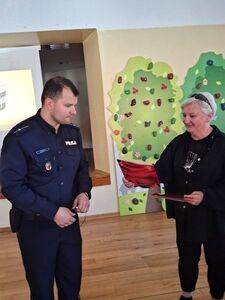 Niecodzienna wizyta funkcjonariuszy policji w jaroszowskiej szkole