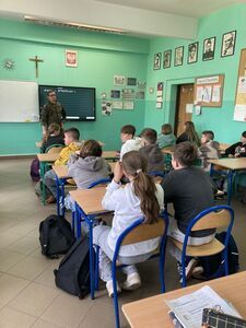 „Edukacja z wojskiem” w PSP nr 3 w Strzegomiu
