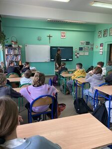 „Edukacja z wojskiem” w PSP nr 3 w Strzegomiu