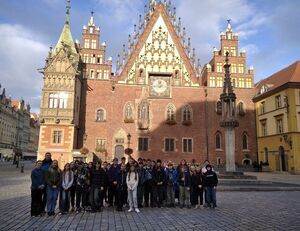 Uczniowie z Jaroszowa na wycieczce we Wrocławiu