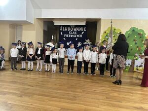 Pierwszaki z Jaroszowa już po uroczystym Pasowaniu 