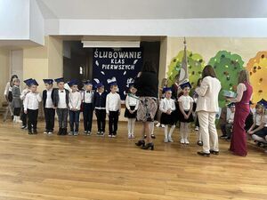 Pierwszaki z Jaroszowa już po uroczystym Pasowaniu 