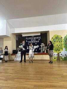 Pierwszaki z Jaroszowa już po uroczystym Pasowaniu 