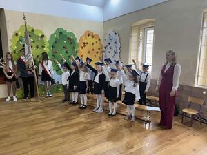 Pierwszaki z Jaroszowa już po uroczystym Pasowaniu 