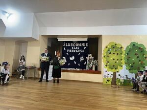 Pierwszaki z Jaroszowa już po uroczystym Pasowaniu 