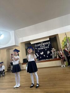 Pierwszaki z Jaroszowa już po uroczystym Pasowaniu 