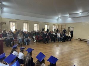 Pierwszaki z Jaroszowa już po uroczystym Pasowaniu 