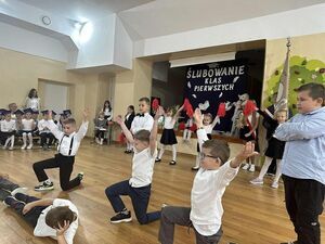 Pierwszaki z Jaroszowa już po uroczystym Pasowaniu 