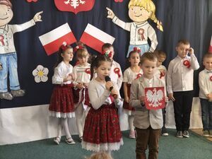 Narodowe Święto Niepodległości w Publicznym Przedszkolu nr 4 im. Pszczółki Mai  w Strzegomiu