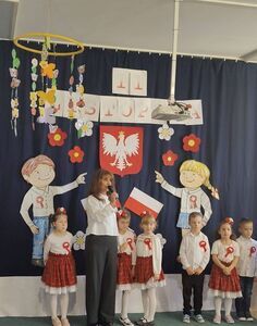 Narodowe Święto Niepodległości w Publicznym Przedszkolu nr 4 im. Pszczółki Mai  w Strzegomiu