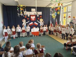 Narodowe Święto Niepodległości w Publicznym Przedszkolu nr 4 im. Pszczółki Mai  w Strzegomiu