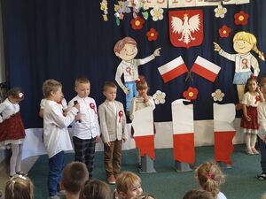 Narodowe Święto Niepodległości w Publicznym Przedszkolu nr 4 im. Pszczółki Mai  w Strzegomiu