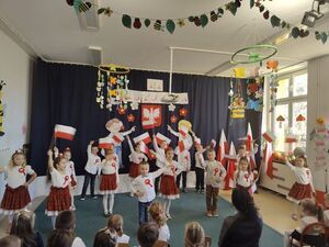 Narodowe Święto Niepodległości w Publicznym Przedszkolu nr 4 im. Pszczółki Mai  w Strzegomiu